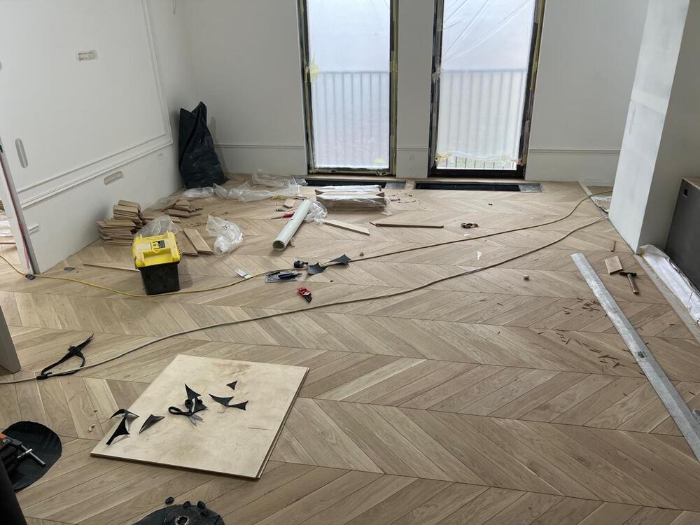 Укладка штучного массивного паркета елочкой