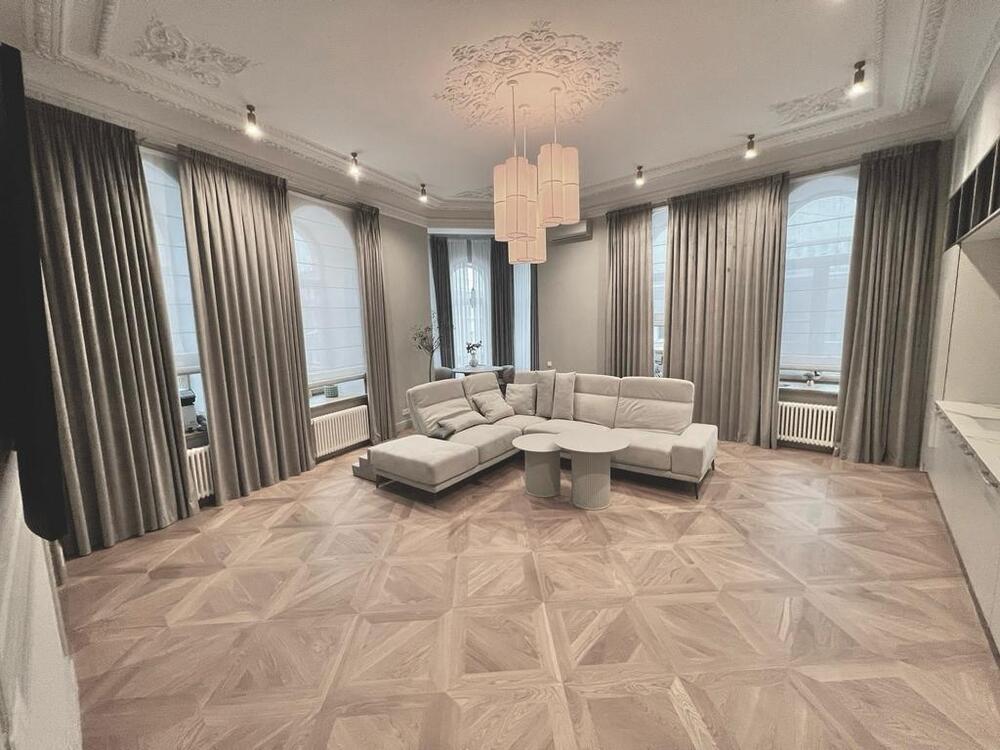 Укладка модульного паркета