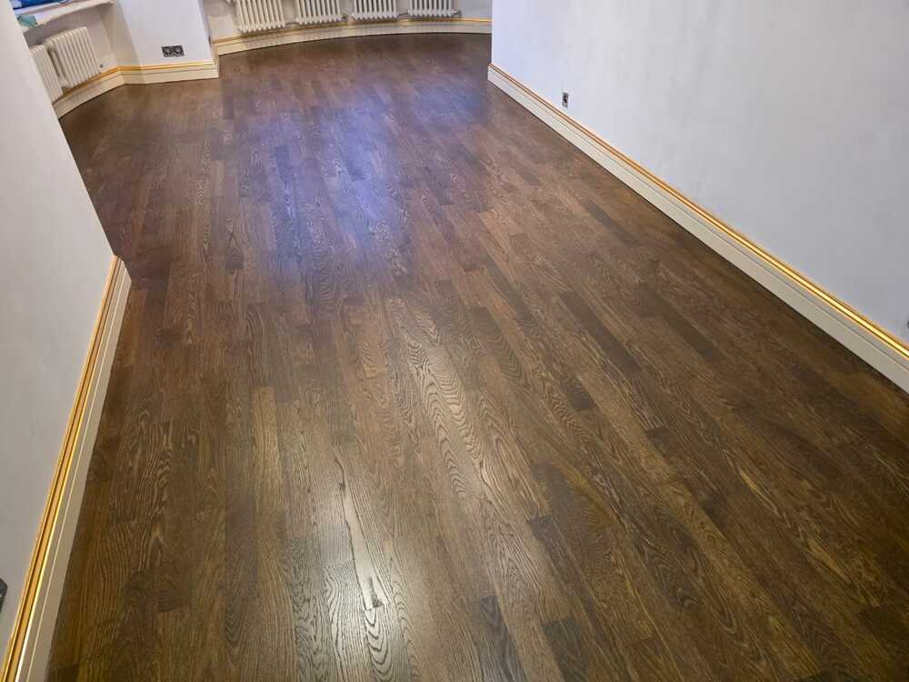 Покрытие паркета маслом с твердым воском