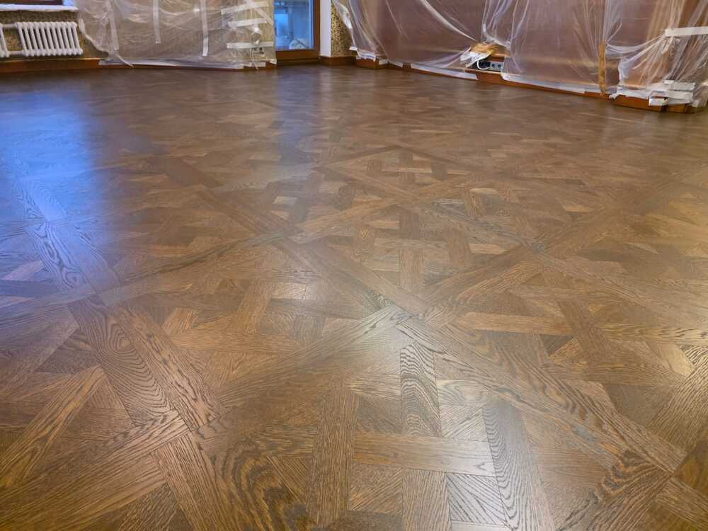 Тонировка паркета и покрытие маслом с твердым воском