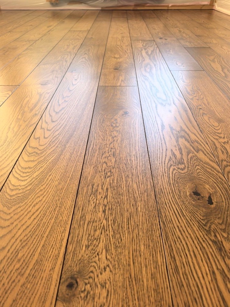 Покрытие паркета маслом с твердым воском