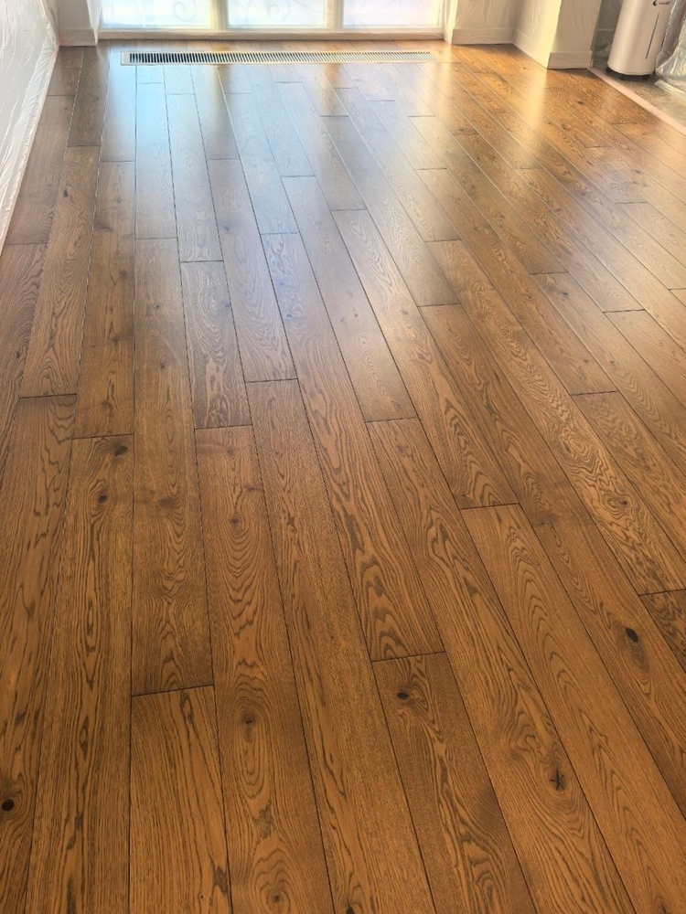 Покрытие паркета маслом с твердым воском