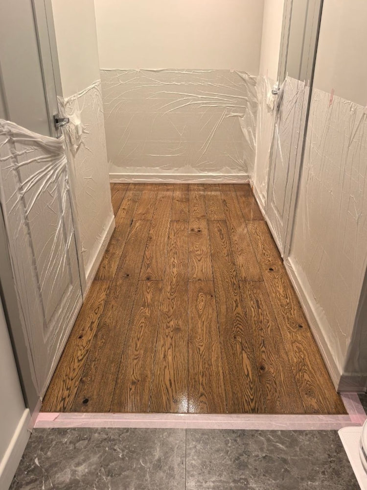 Покрытие паркета маслом с твердым воском