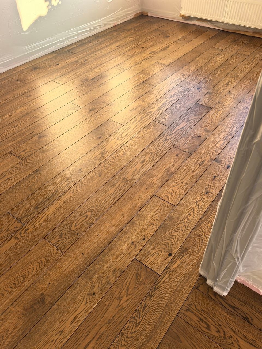 Покрытие паркета маслом с твердым воском