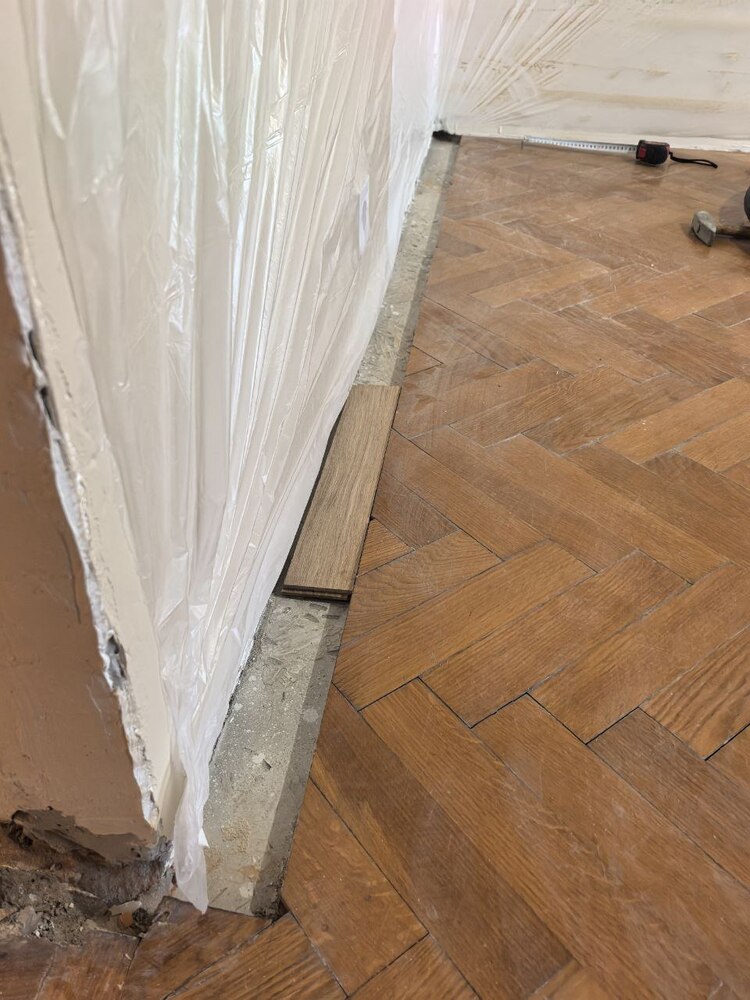 Делаем окантовку для паркета по периметру помещения