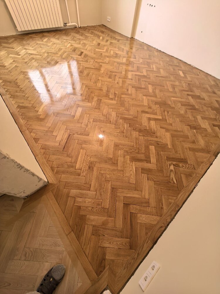 Покрытие паркета маслом с твердым воском