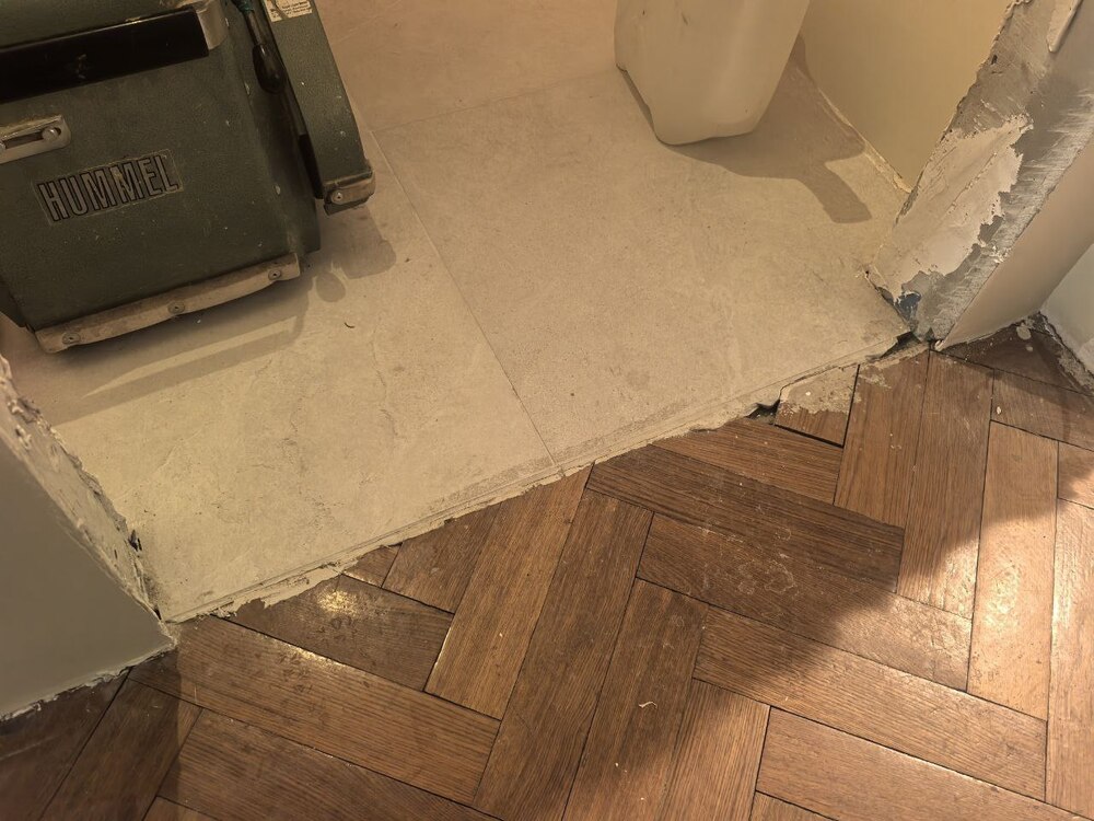 Стык паркета с другим помещением