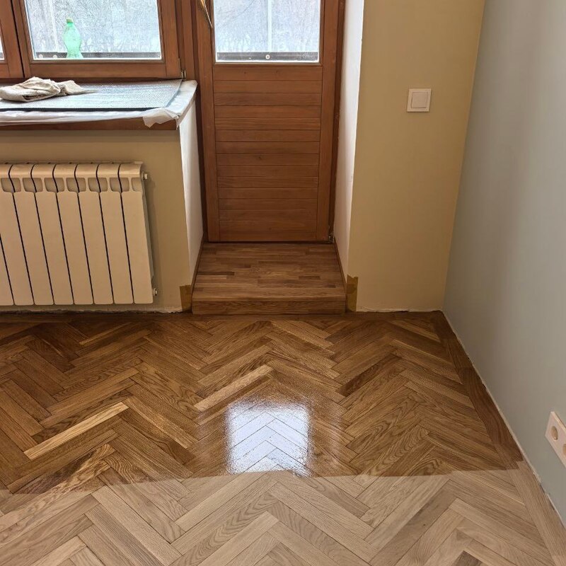 Покрытие ступени и паркета маслом