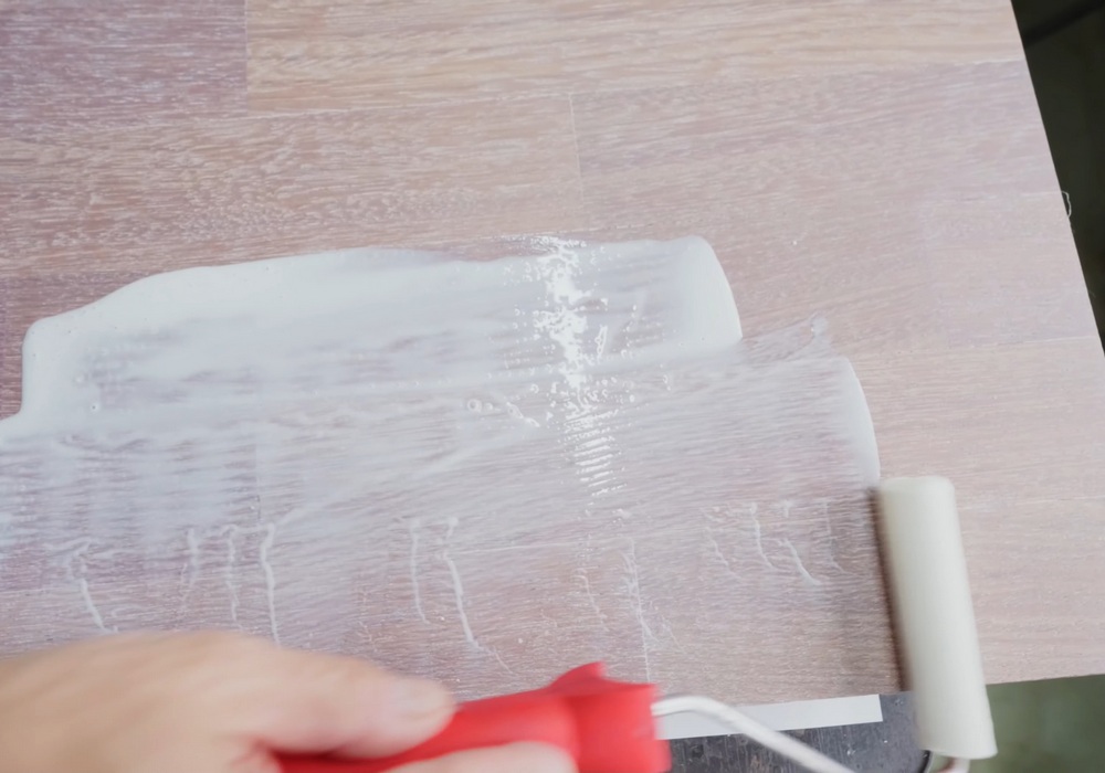 Нанесение паркетного лака Berger Nordic White